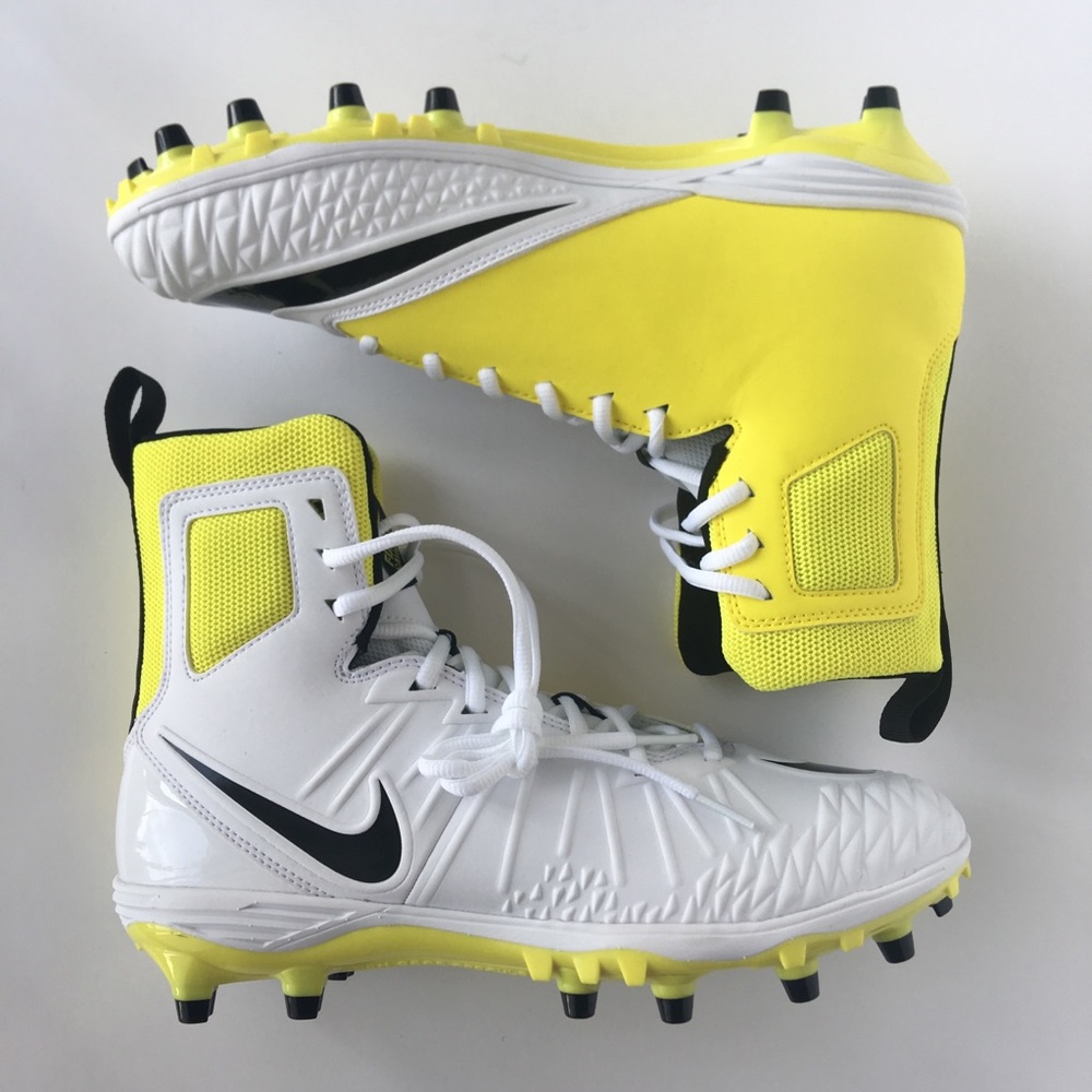 Nike Men's Size 10 Force Savage Football cleats